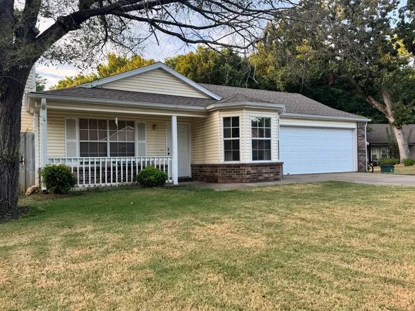 2992 W Wildflower St, Fayetteville, AR 72704