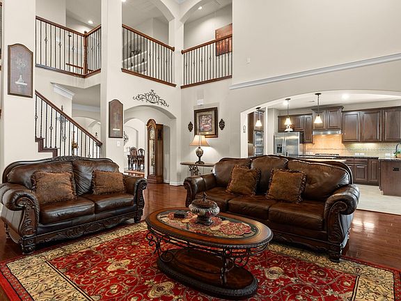 3rd image of 28503 Riverside Crest Ln
