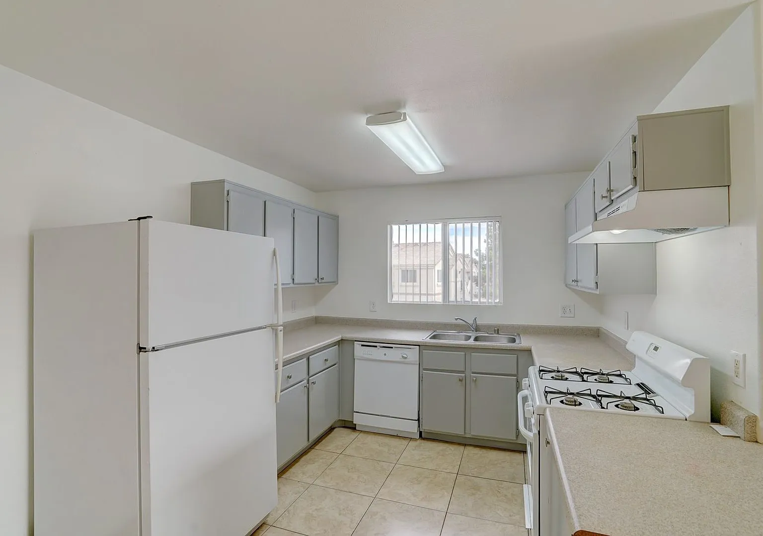 3961 Danny Melamed Avenue #202, Las Vegas, NV 89110 — Photo 4