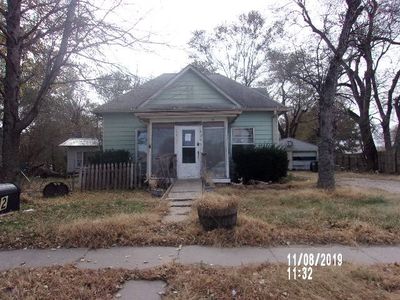 824 Bridge St, Clay Center, KS, 67432