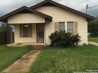 211 Chambers St, Poth, TX 78147