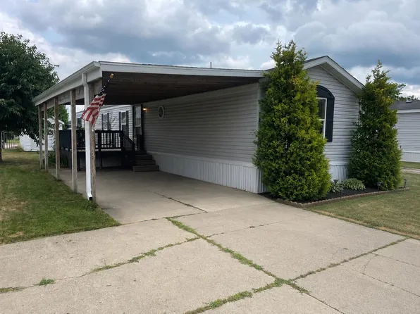 1322 Windridge Ln, Fremont, MI 49412