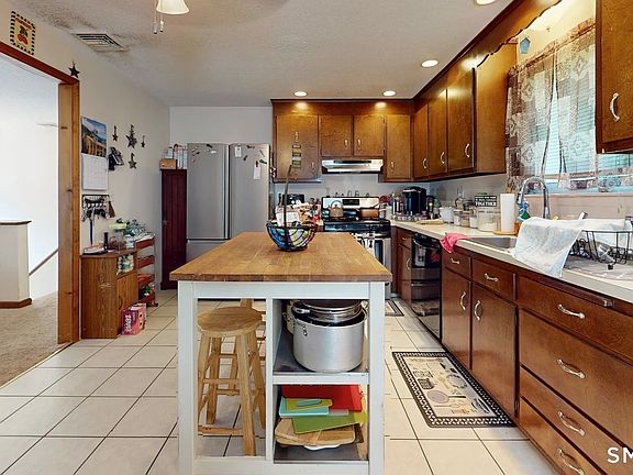 3rd image of 215 Prospect Avenue