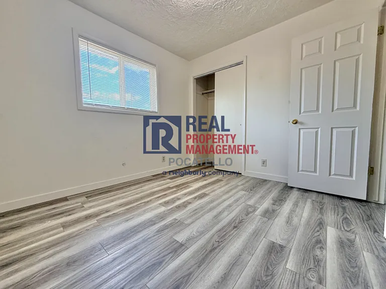 1256 Kinghorn Rd — Photo 12