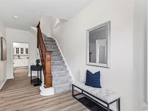 5th image of 2107 Alameda Ave