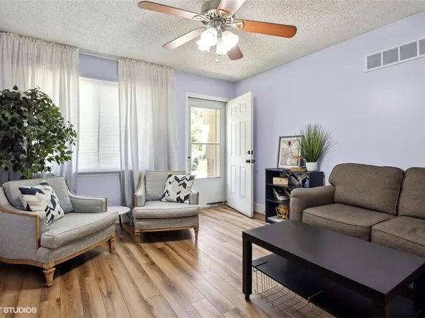 810 S Grant Ter, Olathe, KS 66061