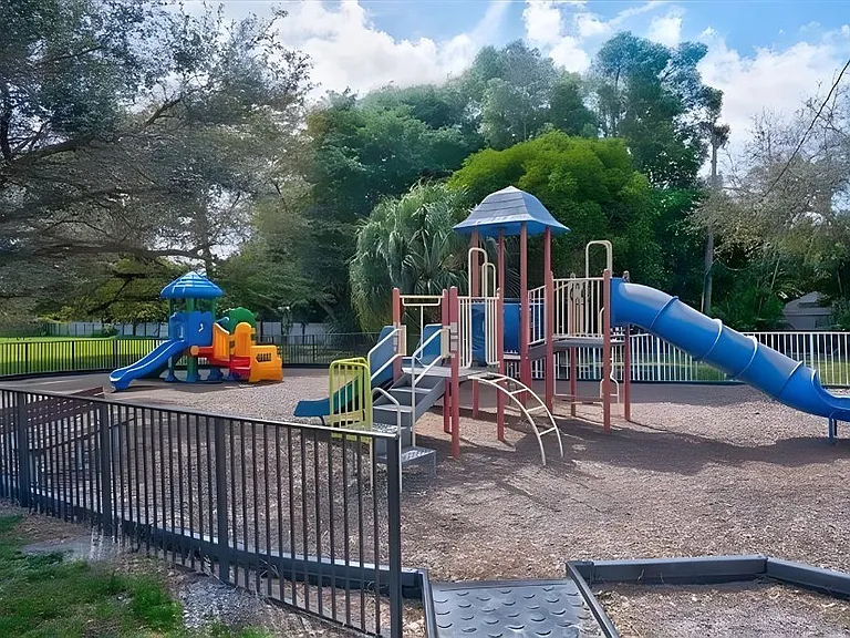 6941 Boston Dr — Photo 28