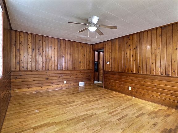 5th image of 521 W Brookline St