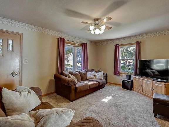 2nd image of 5332 W Montana St