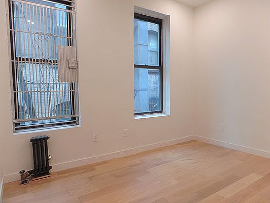 5th image of 1764 1st Ave APT 4R