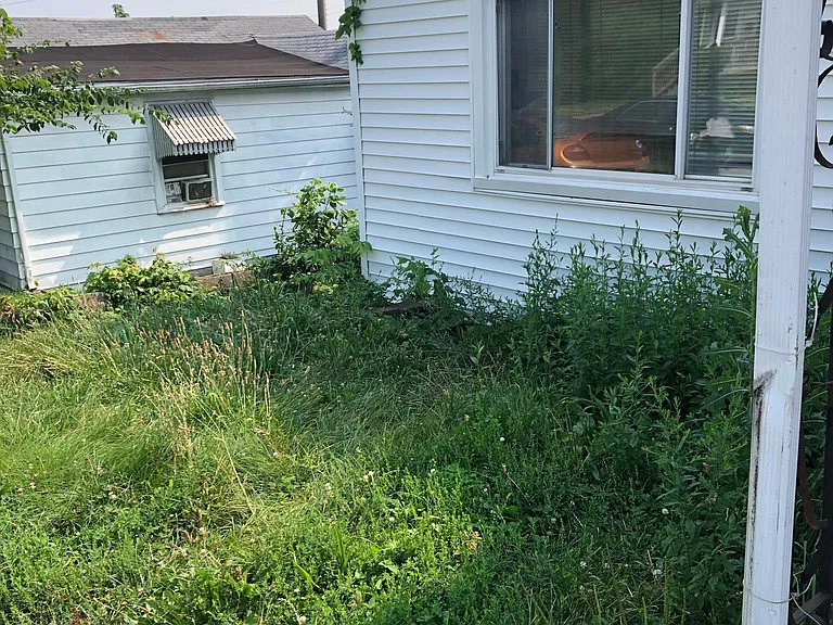 332 Nelson Ave — Photo 2