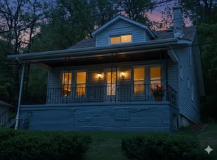 1137 Oakleaf Dr, Pittsburgh, PA 15207