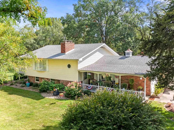 8520 W Schmitt Ln, Edwards, IL 61528