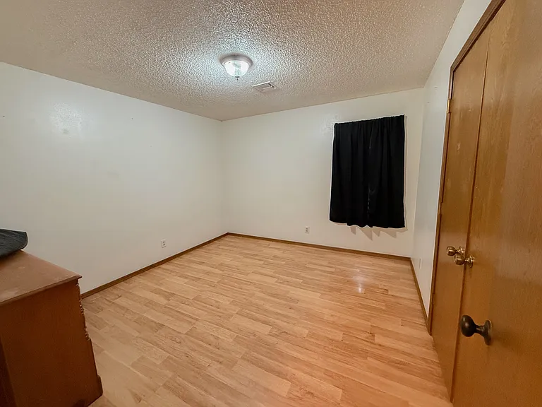1211 N Manning St — Photo 7