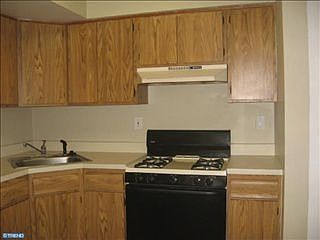 5th image of 838 N Newkirk St APT G1