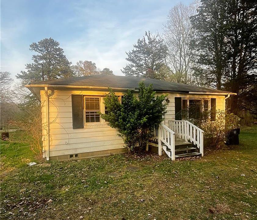 1st image of 320 Barlow Rd