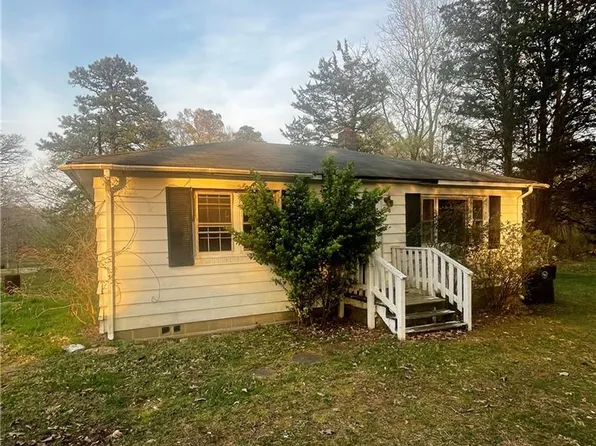 320 Barlow Rd, Williamsburg, VA 23188