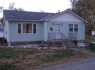732 S 7th St, Monmouth, IL 61462