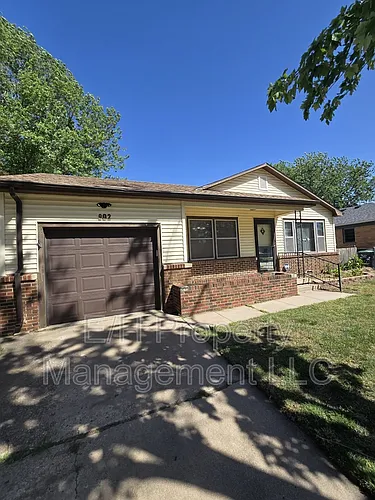 902 N Colorado St Photo 1