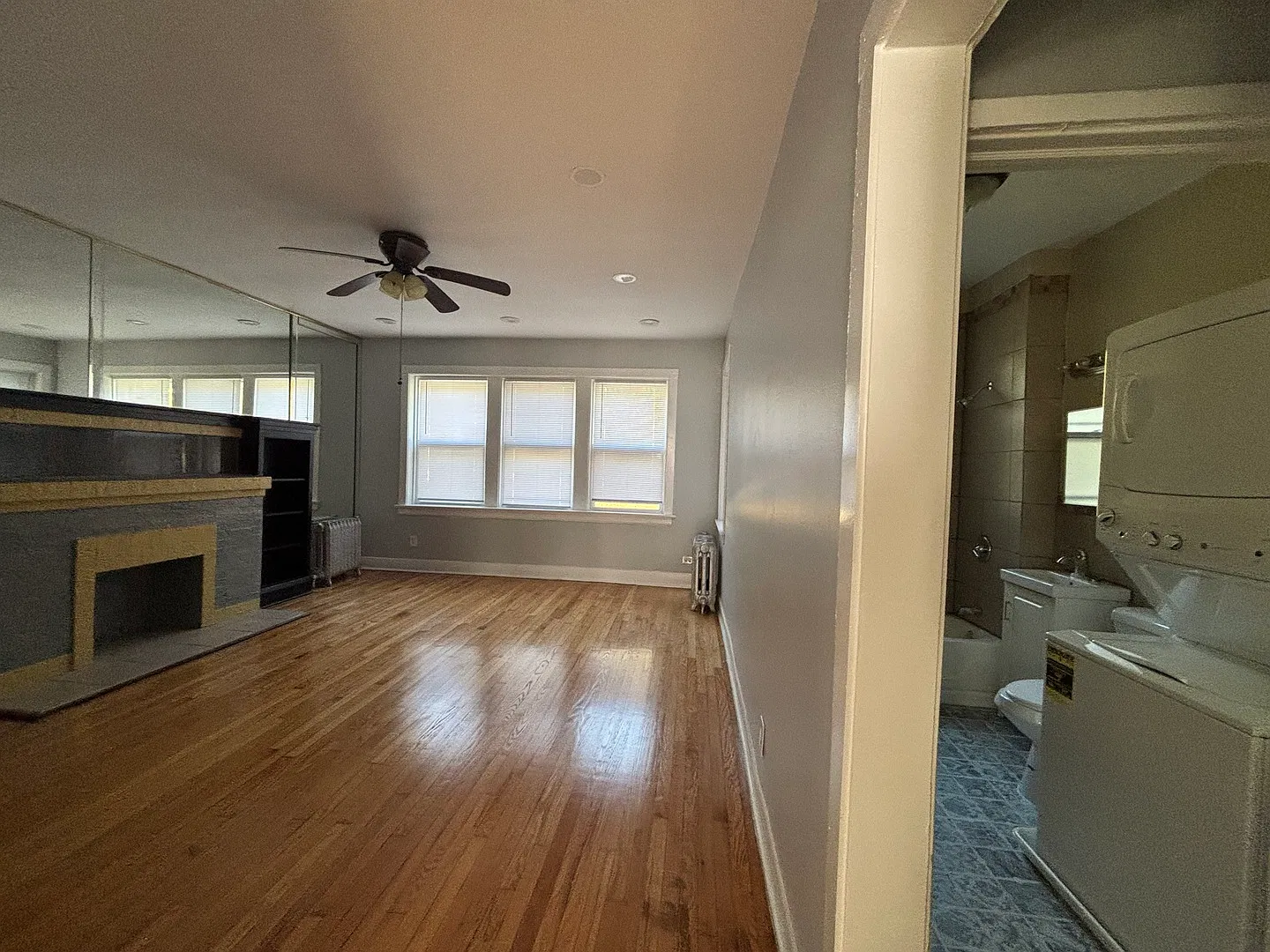 2 bed, 1200 sqft, $1,300 — Photo 2