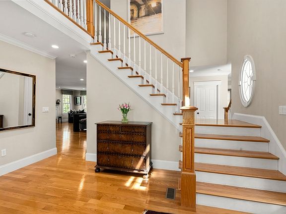 5th image of 22 Edwardel Rd