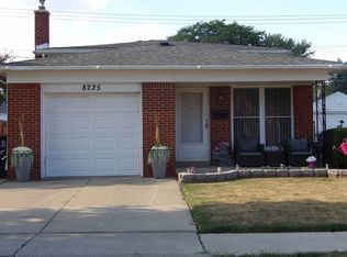 8225 Sterling St, Center Line, MI 48015