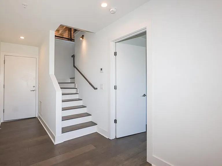 1145 Kirkwood Ave SE #14 — Photo 3