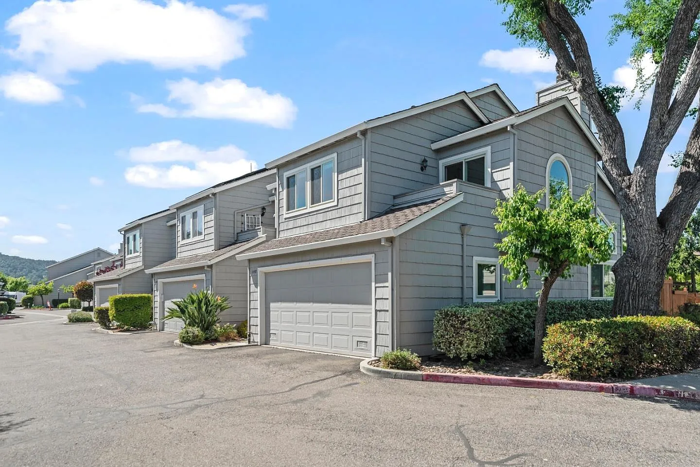 1558 Camden Village Cir photo 1