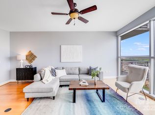 333 W Trade St UNIT 1302, Charlotte, NC 28202
