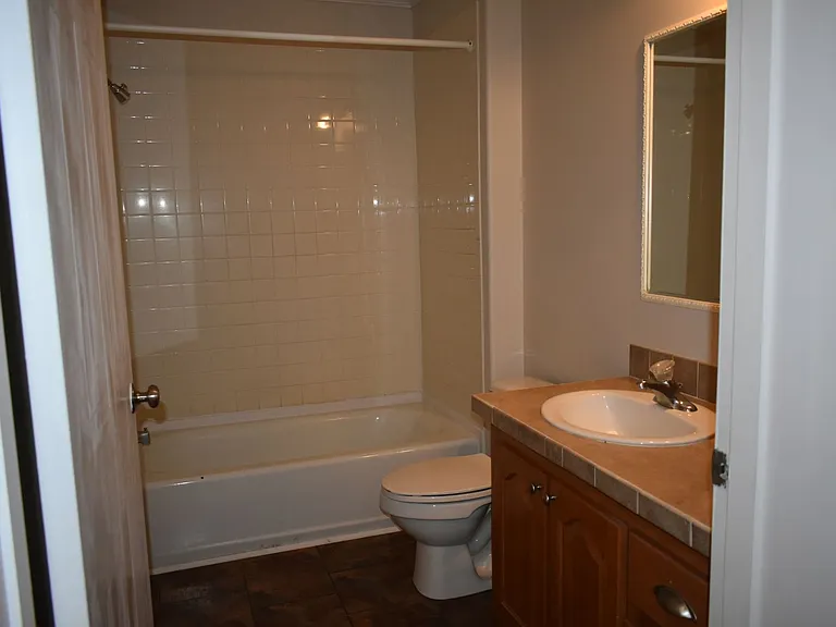 111 W Putnam St — Photo 6