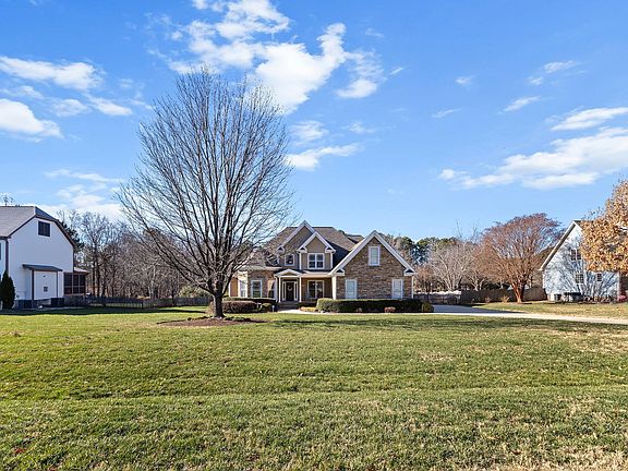 2nd image of 25 Sunflower Meadows Ln