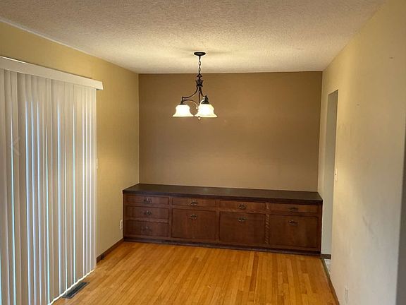 4th image of 4011 18th Ave NW