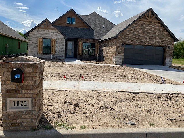 1st image of 1022 Stonebridge Village Dr