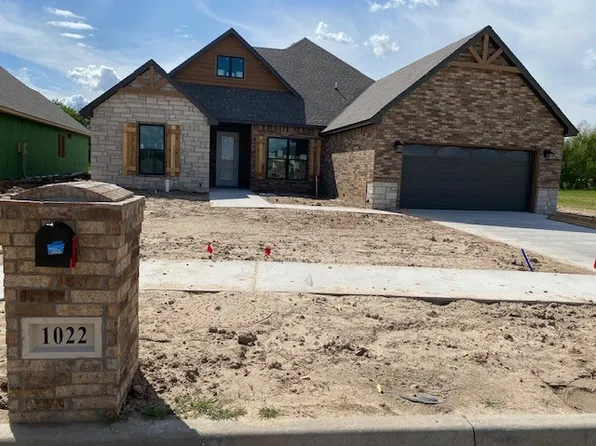 1022 Stonebridge Village Dr, Enid, OK 73703