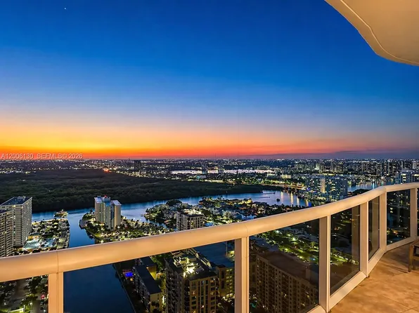 15811 Collins Ave, Sunny Isles Beach, FL