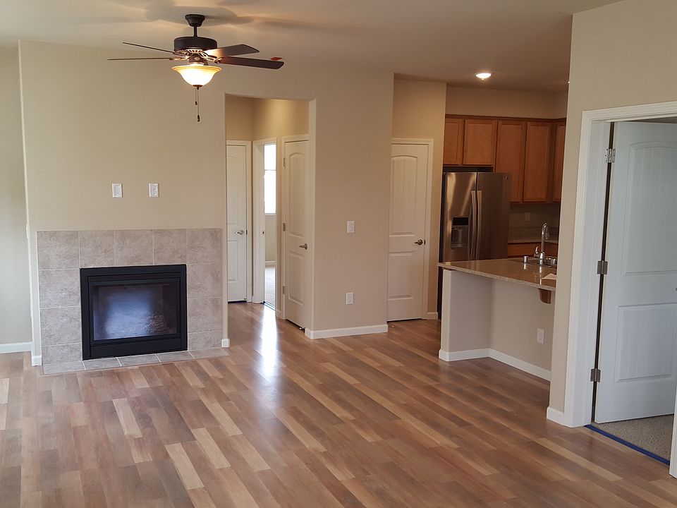 2nd image of 2490 Eastshore Pl Unit 402
