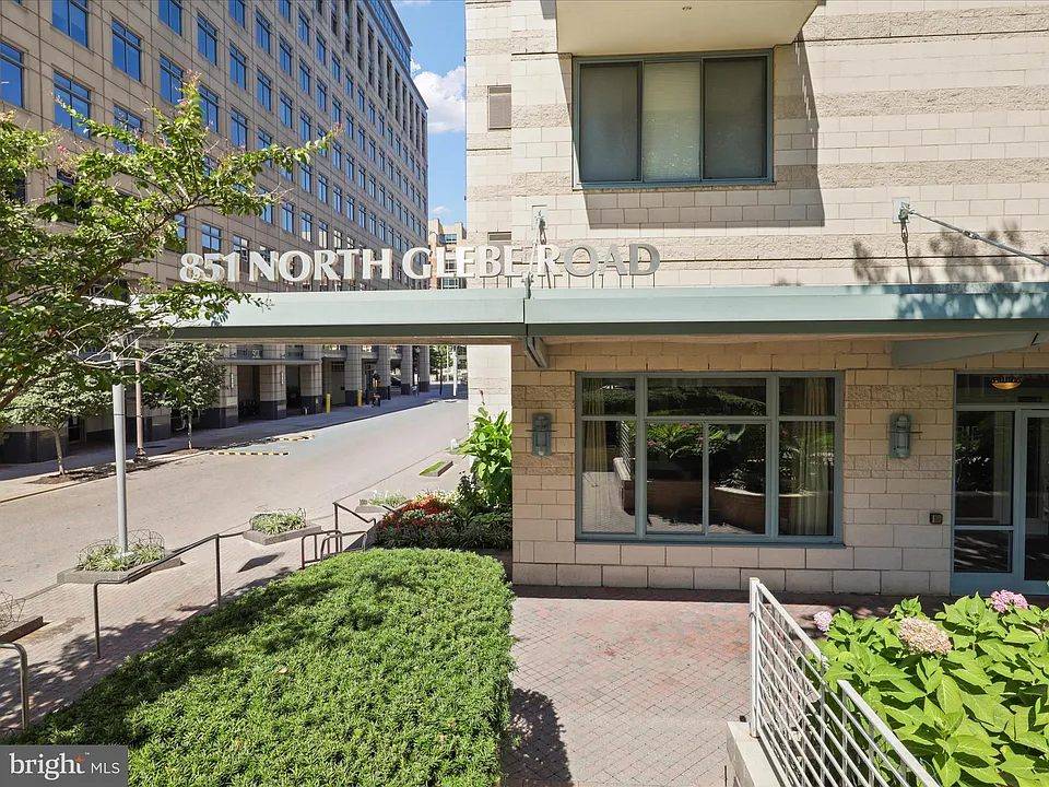 851 N Glebe Rd #1521
