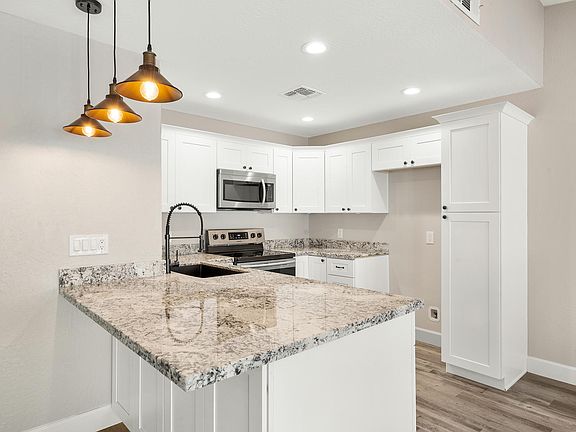 4th image of 1040 S 21st St