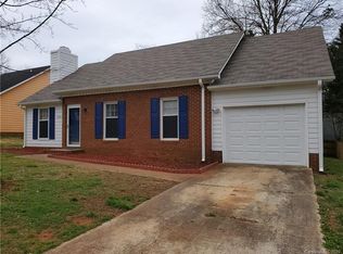 8826 Hunter Green Ln, Charlotte, NC 28227