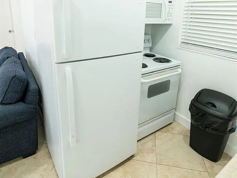 3230 NE 13th St #203 — Photo 11