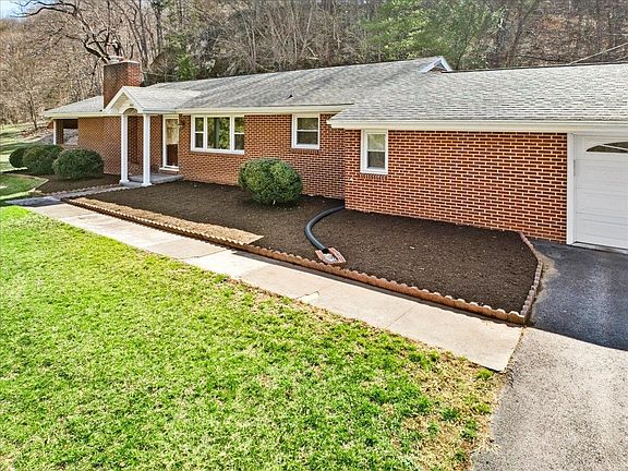 5th image of 1961 Wolf Creek Rd