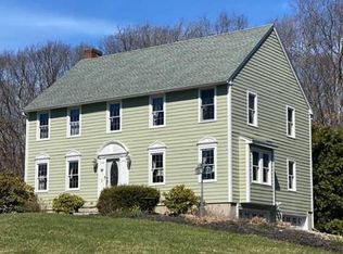 8 Glen Ct, Sutton, MA 01590