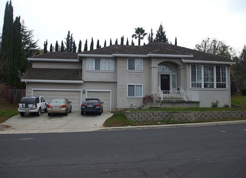 2nd image of 1174 Court Ln