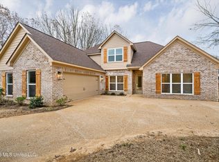 31 Scattered Oaks Dr, Byhalia, MS 38611