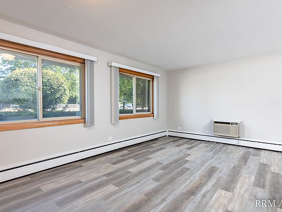 3rd image of 607 W Park Ave APT 101