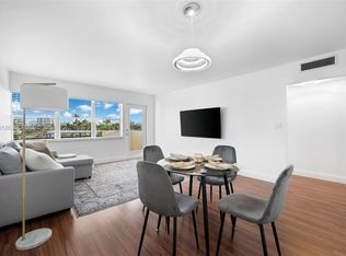 401 Golden Isles Dr APT 406, Hallandale, FL 33009