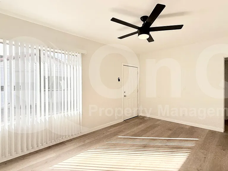 3931 N Longview Ave #2 — Photo 5