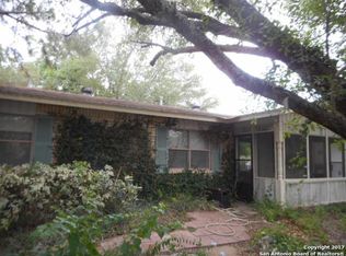 1307 N Main St, Pleasanton, TX 78064