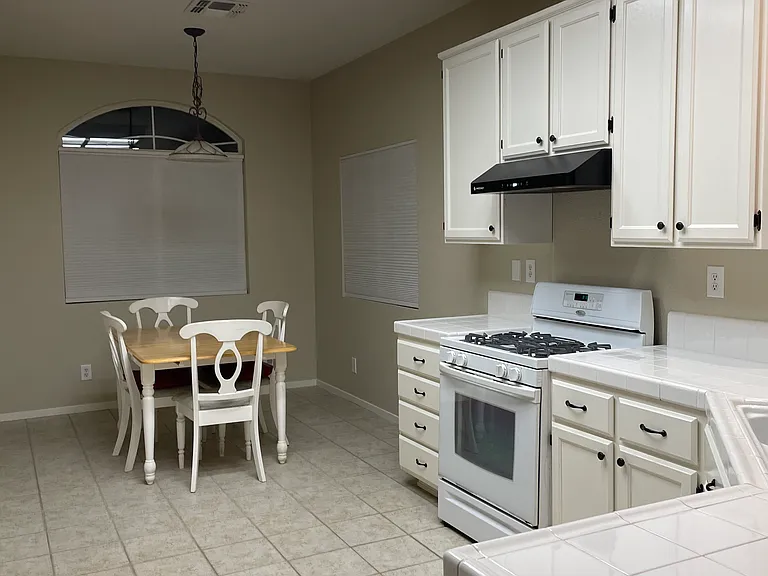 2161 Milan Way — Photo 4
