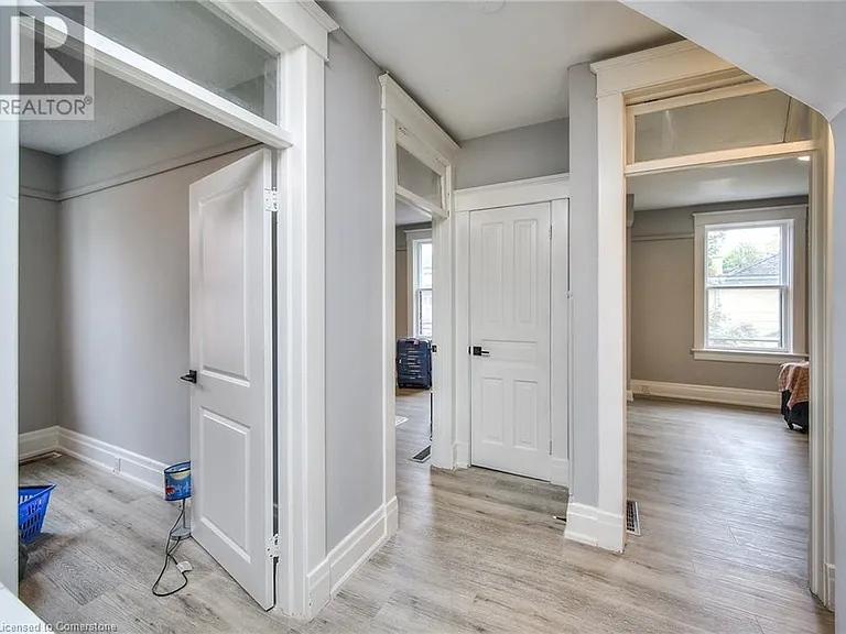 19 Clarence Pl #3 — Photo 8